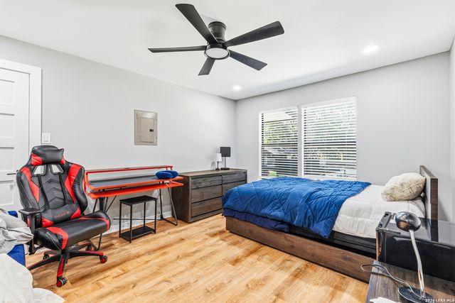 227 W HIGHLAND DR, Boerne, TX 78006