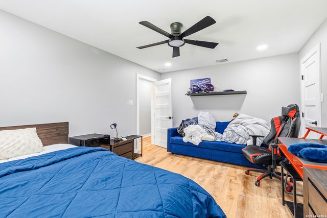 227 W HIGHLAND DR, Boerne, TX 78006