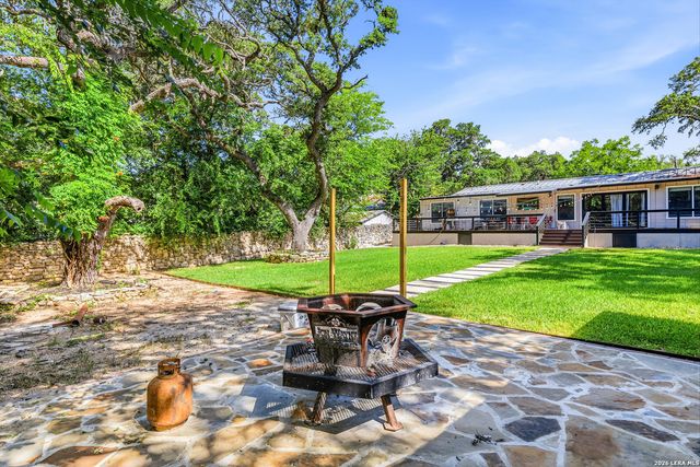 227 W HIGHLAND DR, Boerne, TX 78006