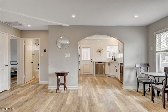 1017 Oakey Boulevard, Las Vegas, NV 89104