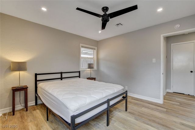 1017 Oakey Boulevard, Las Vegas, NV 89104