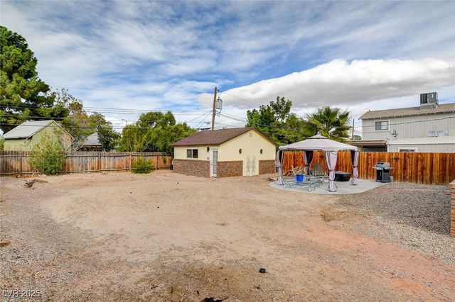 1017 Oakey Boulevard, Las Vegas, NV 89104