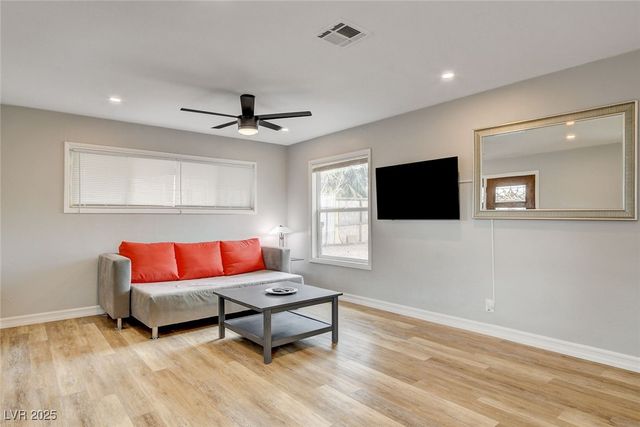 1017 Oakey Boulevard, Las Vegas, NV 89104