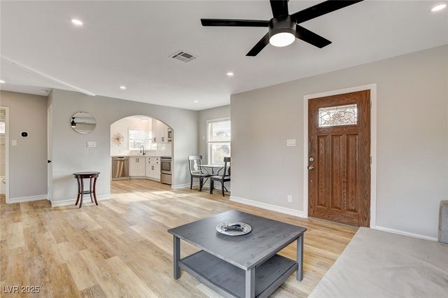 1017 Oakey Boulevard, Las Vegas, NV 89104