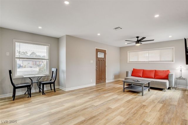 1017 Oakey Boulevard, Las Vegas, NV 89104