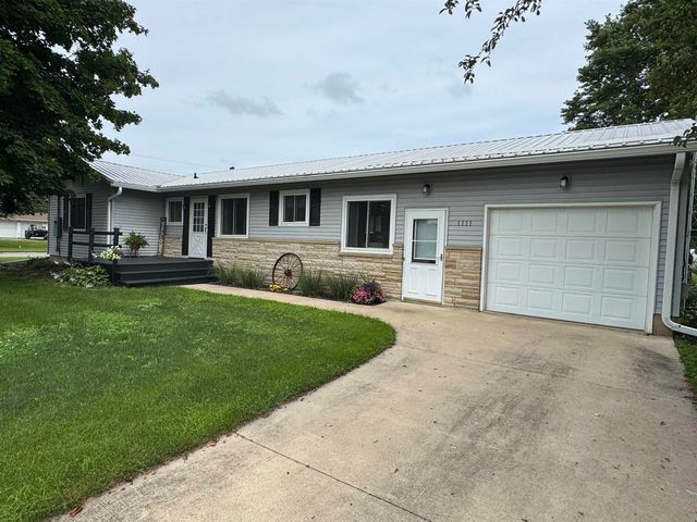 1111 5th Avenue, Ackley, IA 50601