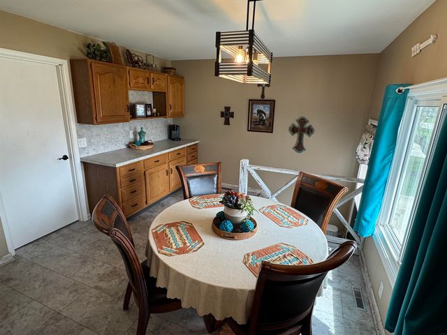 1111 5th Avenue, Ackley, IA 50601