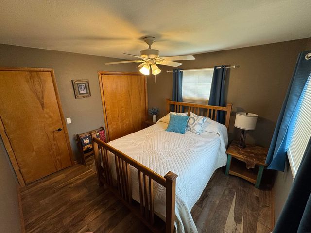 1111 5th Avenue, Ackley, IA 50601