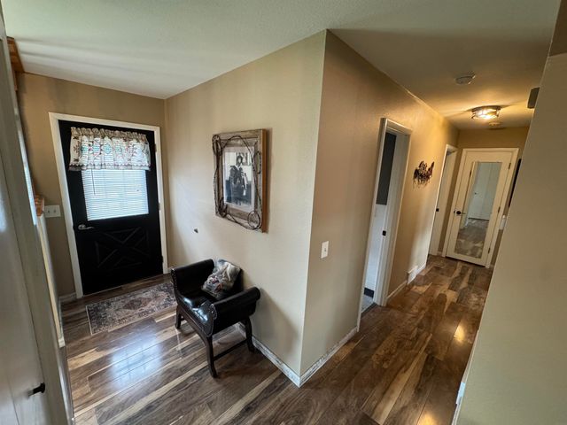 1111 5th Avenue, Ackley, IA 50601