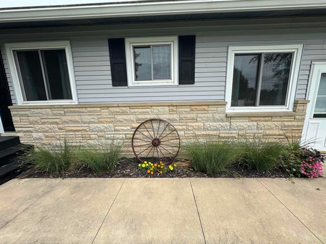 1111 5th Avenue, Ackley, IA 50601