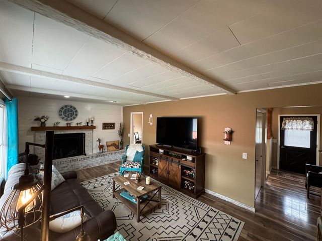 1111 5th Avenue, Ackley, IA 50601