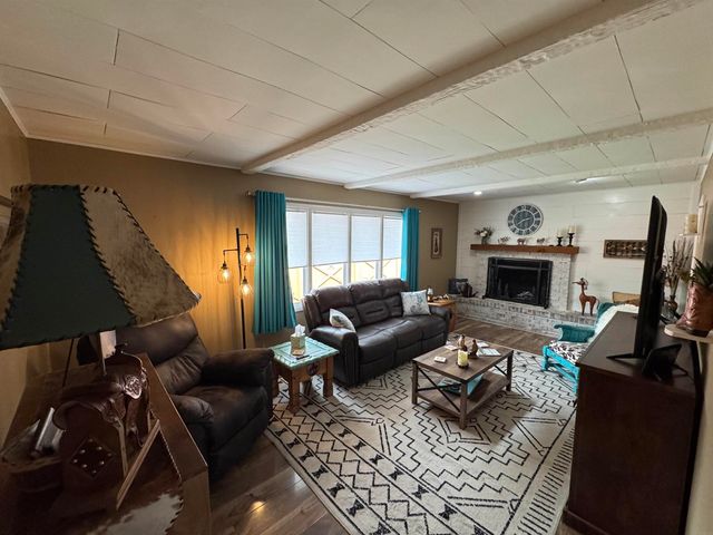 1111 5th Avenue, Ackley, IA 50601