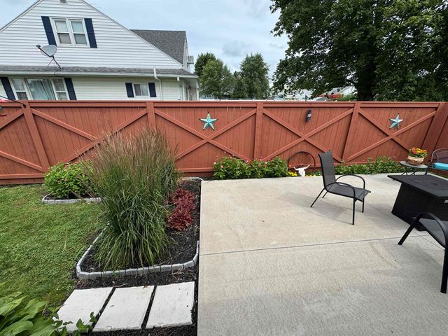 1111 5th Avenue, Ackley, IA 50601