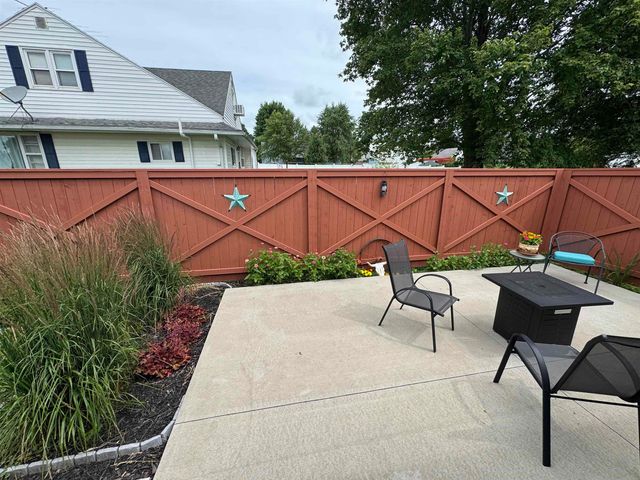 1111 5th Avenue, Ackley, IA 50601