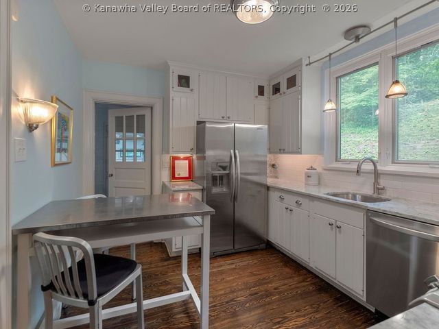 930 Lower Ridgeway Road, Charleston, WV 25314