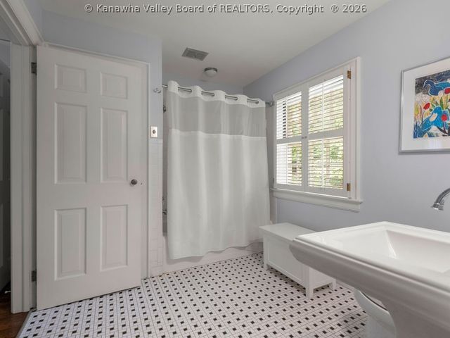 930 Lower Ridgeway Road, Charleston, WV 25314