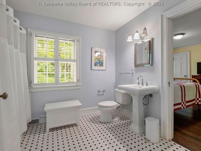 930 Lower Ridgeway Road, Charleston, WV 25314