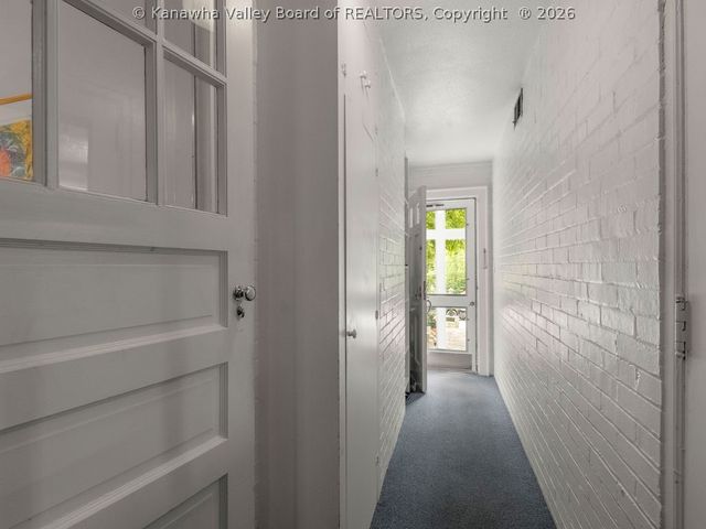 930 Lower Ridgeway Road, Charleston, WV 25314