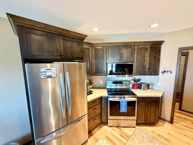 105 Hillwood Drive, Lake City, MN 55041