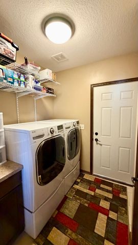 105 Hillwood Drive, Lake City, MN 55041