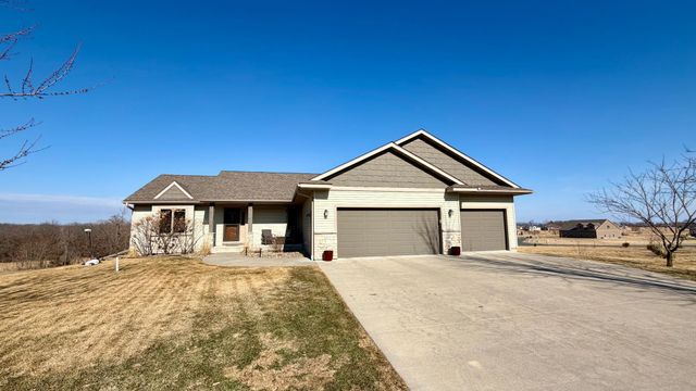 105 Hillwood Drive, Lake City, MN 55041