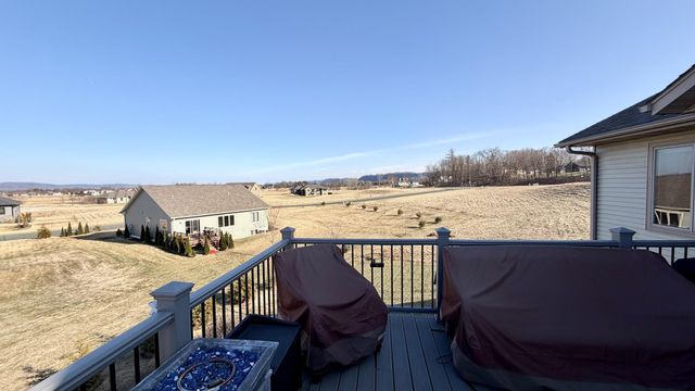 105 Hillwood Drive, Lake City, MN 55041