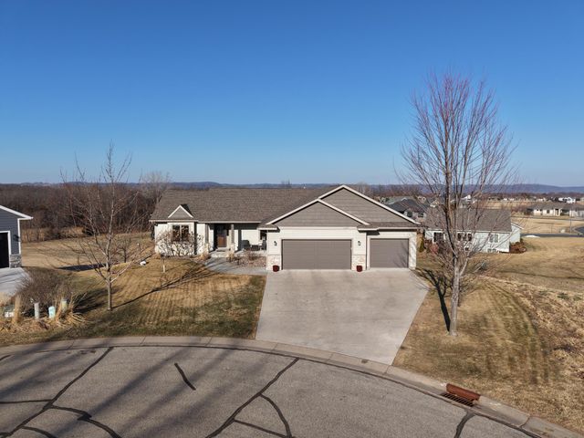 105 Hillwood Drive, Lake City, MN 55041