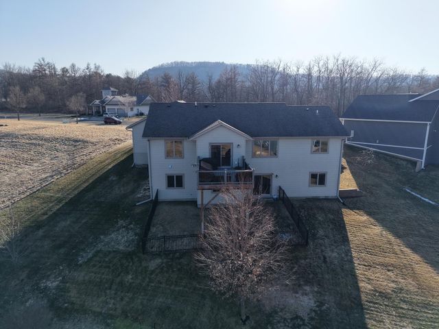 105 Hillwood Drive, Lake City, MN 55041