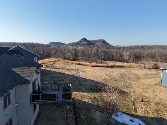 105 Hillwood Drive, Lake City, MN 55041