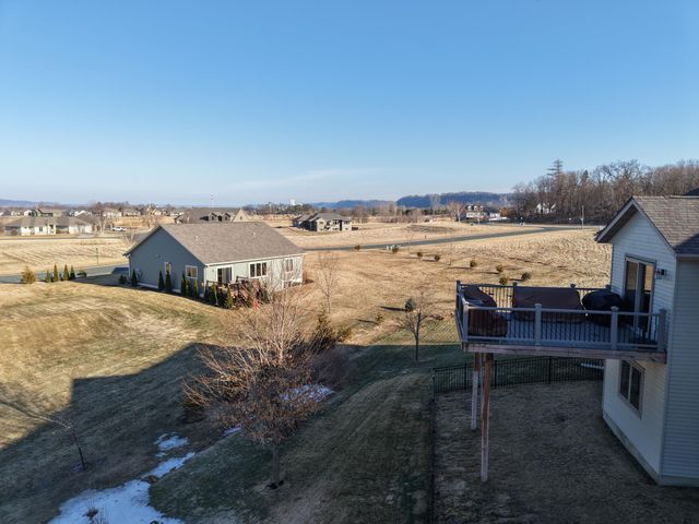 105 Hillwood Drive, Lake City, MN 55041