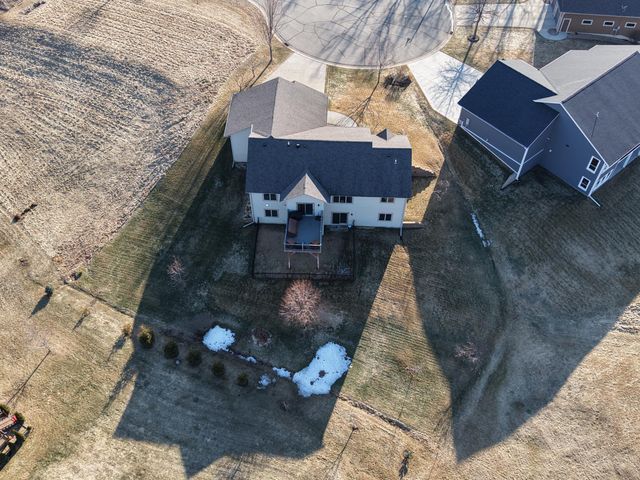 105 Hillwood Drive, Lake City, MN 55041