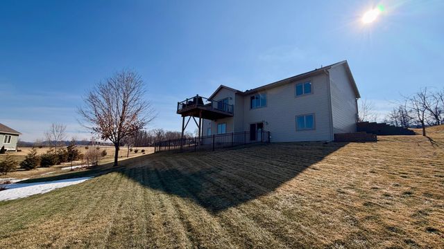 105 Hillwood Drive, Lake City, MN 55041
