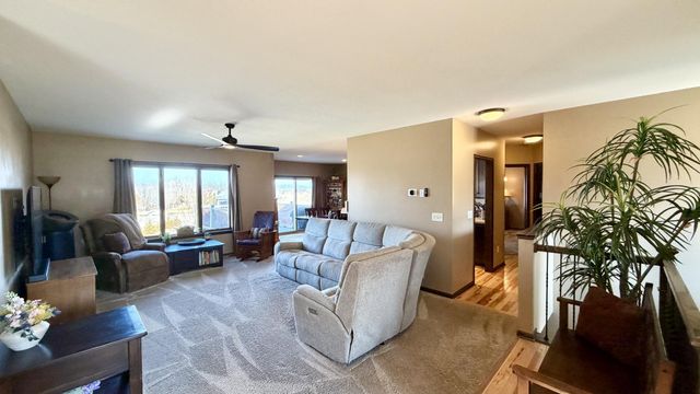 105 Hillwood Drive, Lake City, MN 55041