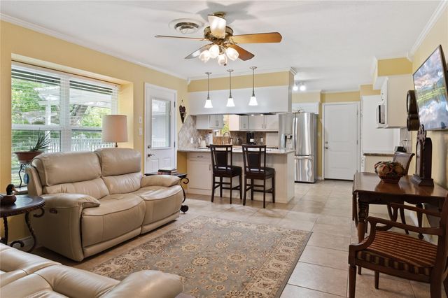 1301 Plantation Drive, Dickinson, TX 77539