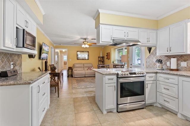 1301 Plantation Drive, Dickinson, TX 77539