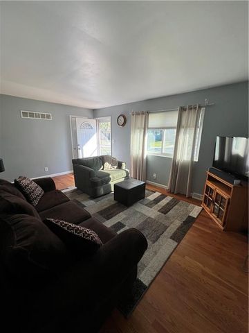 5354 N Palmer Avenue, Kansas City, MO 64119