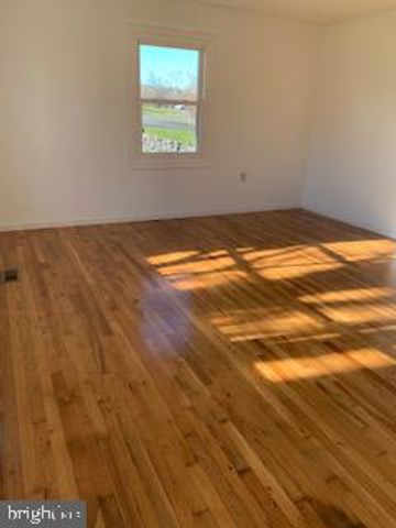 236 SOMERSET DR, Stephens City, VA 22655