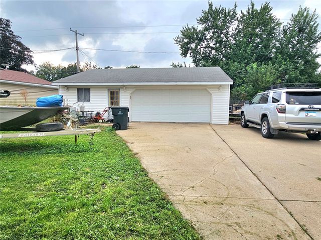 1416 9th Street NW, Cedar Rapids, IA 52405