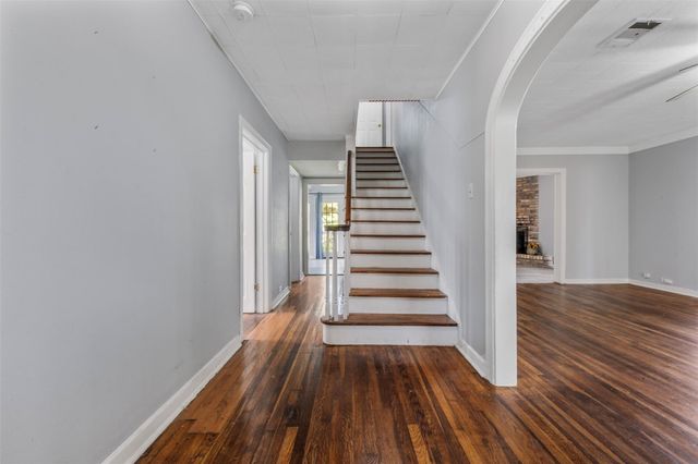 318 12th Avenue N, Texas City, TX 77590