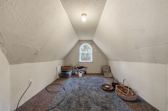 318 12th Avenue N, Texas City, TX 77590