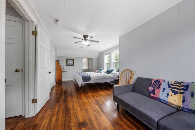 318 12th Avenue N, Texas City, TX 77590