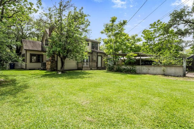 318 12th Avenue N, Texas City, TX 77590