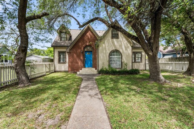 318 12th Avenue N, Texas City, TX 77590