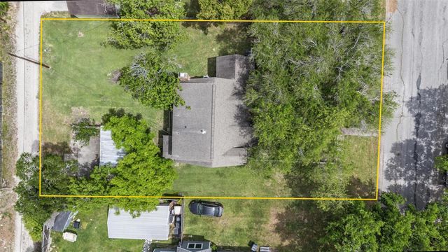 318 12th Avenue N, Texas City, TX 77590