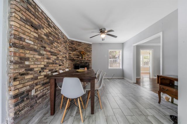 318 12th Avenue N, Texas City, TX 77590