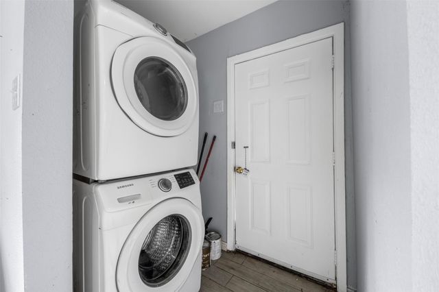 318 12th Avenue N, Texas City, TX 77590