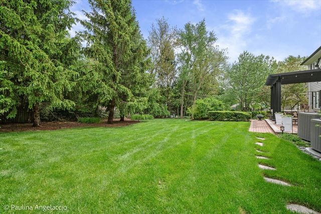 675 Oak Street, Roselle, IL 60172