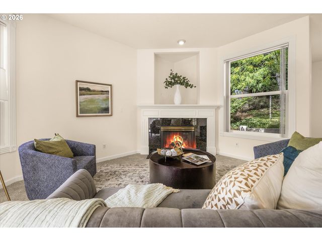 1924 Nw NORFOLK Ct, Portland, OR 97229
