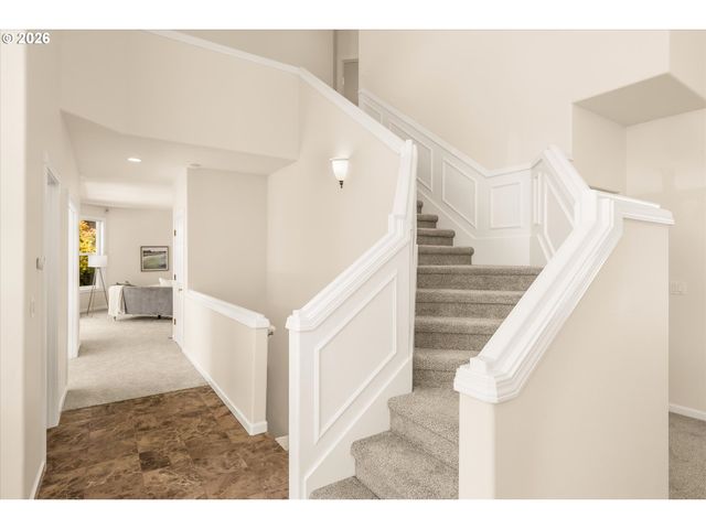 1924 Nw NORFOLK Ct, Portland, OR 97229