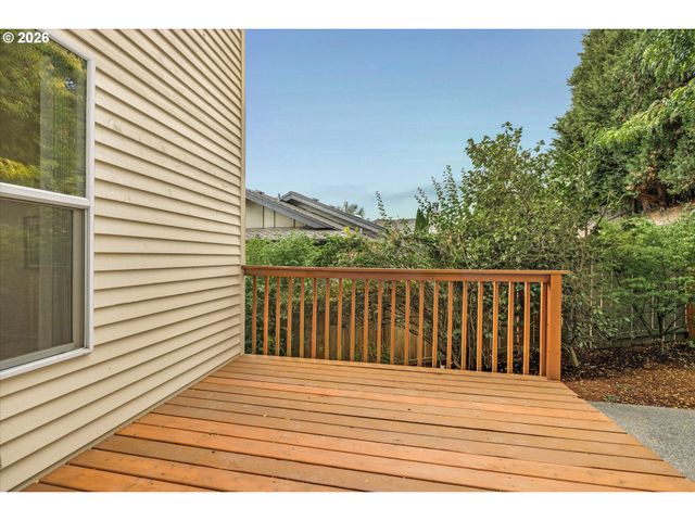 1924 Nw NORFOLK Ct, Portland, OR 97229